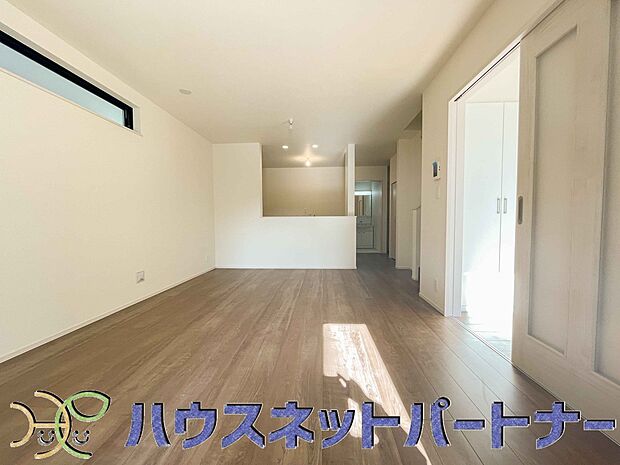 カウンターがあると配膳が楽なことがメリットの一つ。後片付けをするときも、ダイニングテーブルからあまり動かずに流し台へ運ぶことができるので便利です♪
