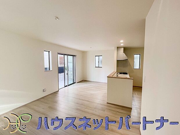 陽だまりのある光彩豊かなリビングは、何よりも快適で心休まる時間を過ごせます。