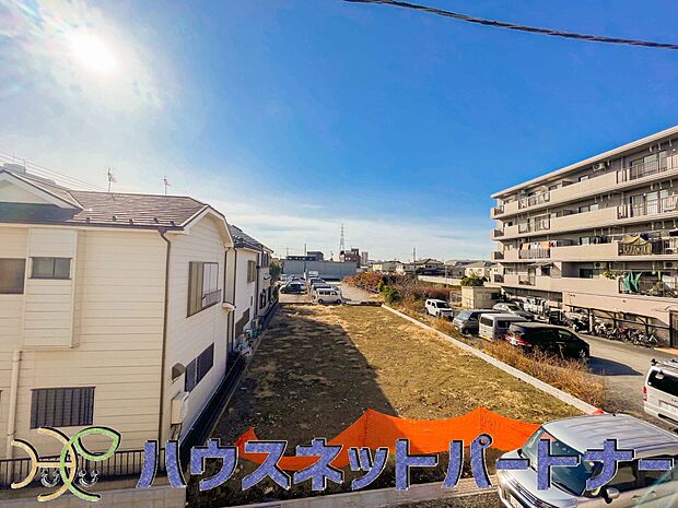 周辺は高い建物が無く、解放感が感じられます。