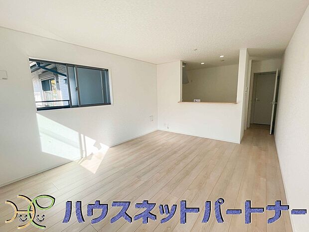 明るく開放的なダイニング。家族とのコミュニケーションが取りやすく、みんなの笑顔が溢れます。