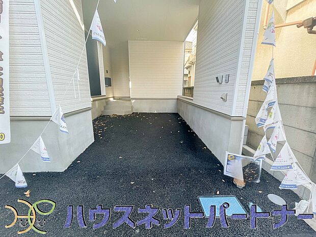 通勤や家族の送迎など、毎日の生活にマイカーが欠かせない方にとって駐車場は大事な条件。敷地内にカースペースがあれば、お出かけやお買い物の際の搬入出もらくらくです。