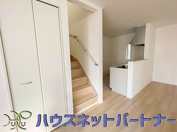 カウンターがあると配膳が楽なことがメリットの一つ。後片付けをするときも、ダイニングテーブルからあまり動かずに流し台へ運ぶことができるので便利です♪
