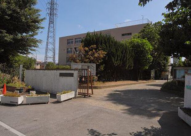 周辺環境-中学校(1200m)新栄中学校