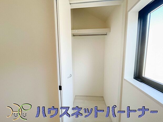 各部屋を最大限に広く使って頂ける様、全居住スペースに収納付。プライベートルームはゆったりと快適に。