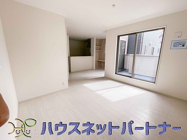 陽だまりのある光彩豊かなリビングは、何よりも快適で心休まる時間を過ごせます。