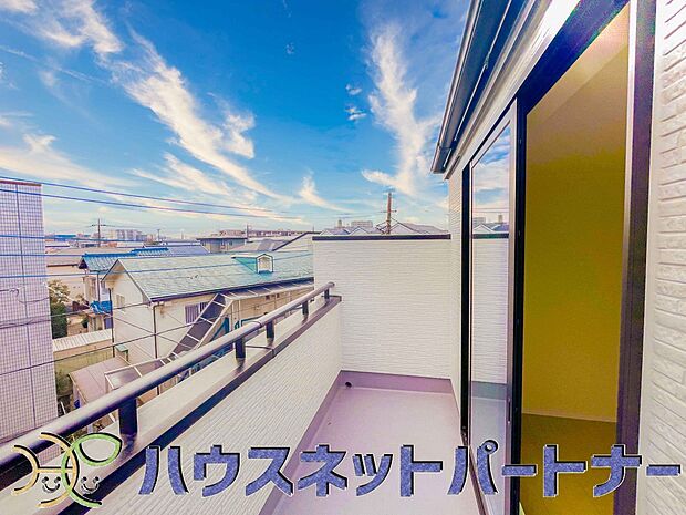 周りに高い建物がないため、眺望良好!