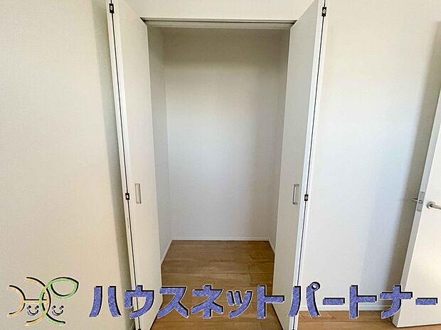 家族の小物って意外と増えていくので、収納が多いと助かります。