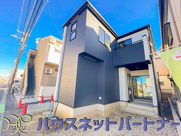 太陽に愛された邸は、陽当り・通風に優れた魅力的で快適さを追求した新築戸建でした。ここに住むからこそ意味がある。そんな特別感に浸りながら、毎日をお過ごしして欲しいです。