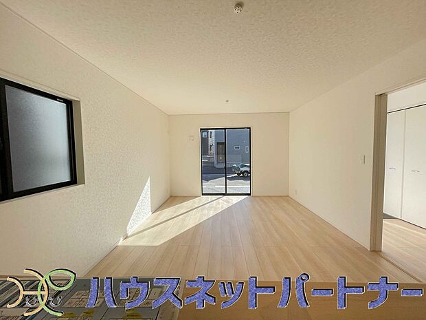 インテリアショップで見掛けた「あの家具」も置ける、ゆったりとした空間。時に広さが上質な寛ぎの時間になる事も。