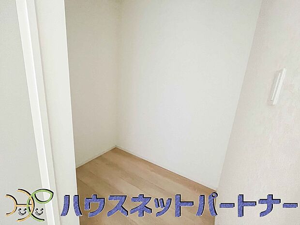 家族の小物って意外と増えていくので、収納が多いと助かります。