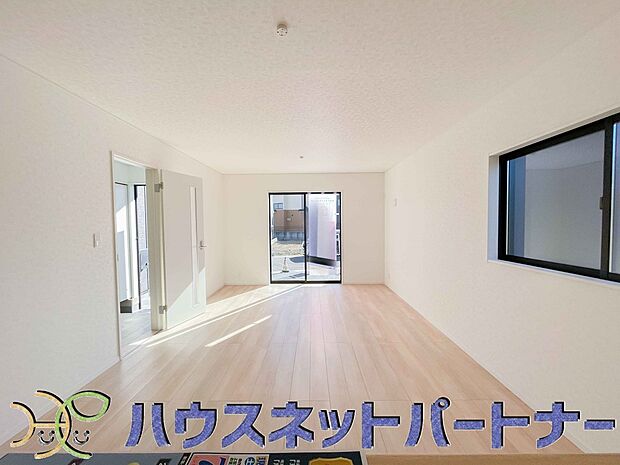 うららかな陽射しがどのお部屋にも降り注ぎますように、快適さを追求した間取設計。得難い立地環境での生活を恵みの豊かな永住の地へと変えてくれます。