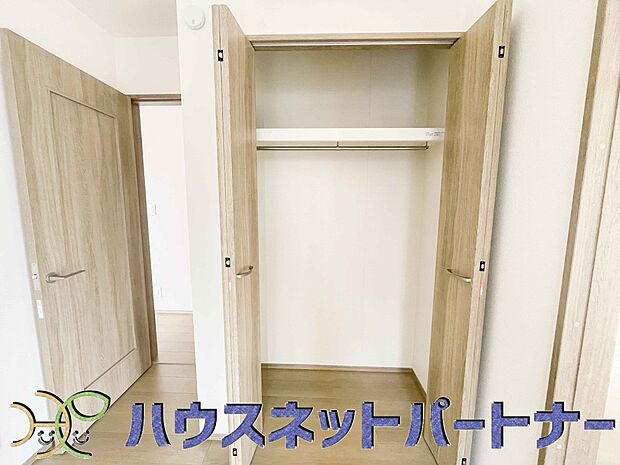 家族の小物って意外と増えていくので、収納が多いと助かります。