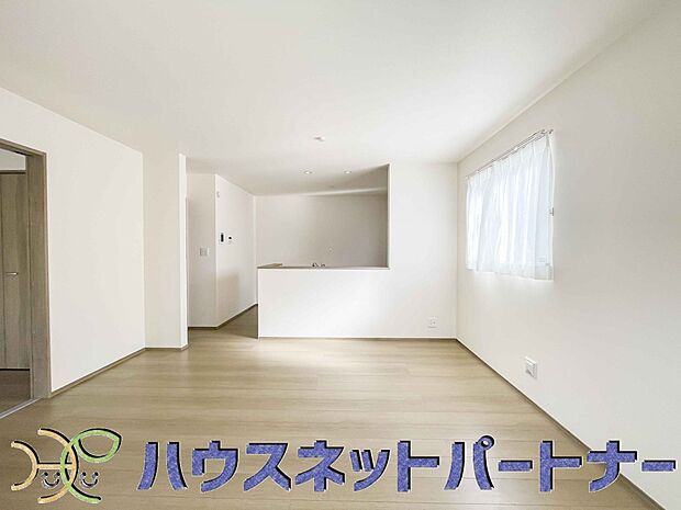 カウンターがあると配膳が楽なことがメリットの一つ。後片付けをするときも、ダイニングテーブルからあまり動かずに流し台へ運ぶことができるので便利です♪