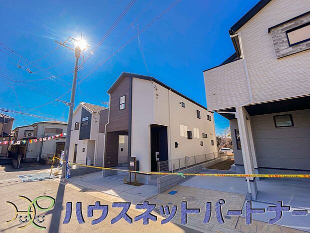 居住者の帰り、訪れる方を優しく迎える・安らぎに満ちた生活空間を予感させる。健やかな暮らしを楽しめそう。