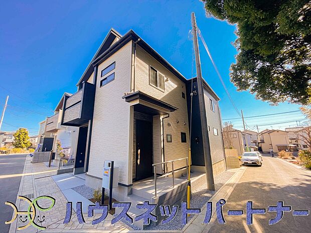 前面道路の日当たりの良い明るいお家。