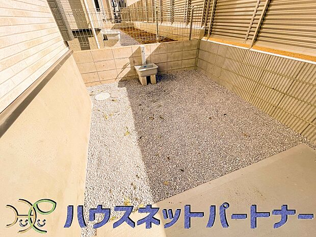 外水栓。お庭への水撒きや車の洗車、家の外壁の掃除などに利用できる、あると便利な外水栓。