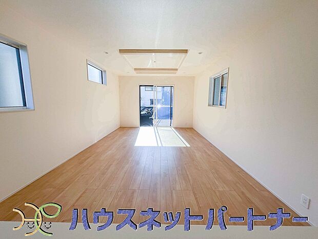 インテリアショップで見掛けた「あの家具」も置ける、ゆったりとした空間。時に広さが上質な寛ぎの時間になる事も。