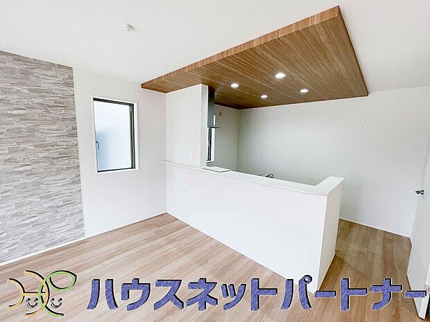 カウンターがあると配膳が楽なことがメリットの一つ。後片付けをするときも、ダイニングテーブルからあまり動かずに流し台へ運ぶことができるので便利です♪