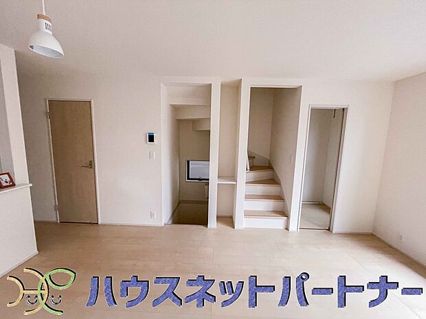 家族の温かさと陽光の暖かさ、楽しい毎日と明るい未来を予感させる「空間が織り成すひとつ先の住み心地」を演出します。