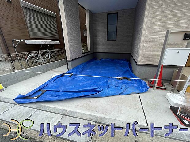 ビルトインガレージは、雨に濡れない。激しい雨の日に買い物から帰ってきたときなど、荷物も自分も濡れずに家の中に入れることは、奥さまにとってもうれしいはず。