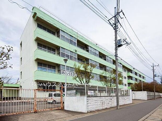 周辺環境-中学校(850m)在家中学校