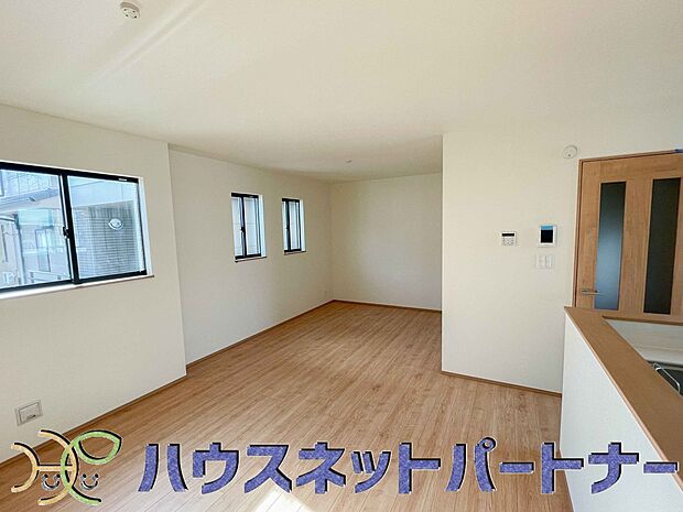 カウンターがあると配膳が楽なことがメリットの一つ。後片付けをするときも、ダイニングテーブルからあまり動かずに流し台へ運ぶことができるので便利です♪