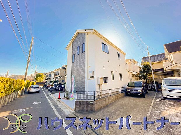 前面道路でお車を駐車するのも楽々。