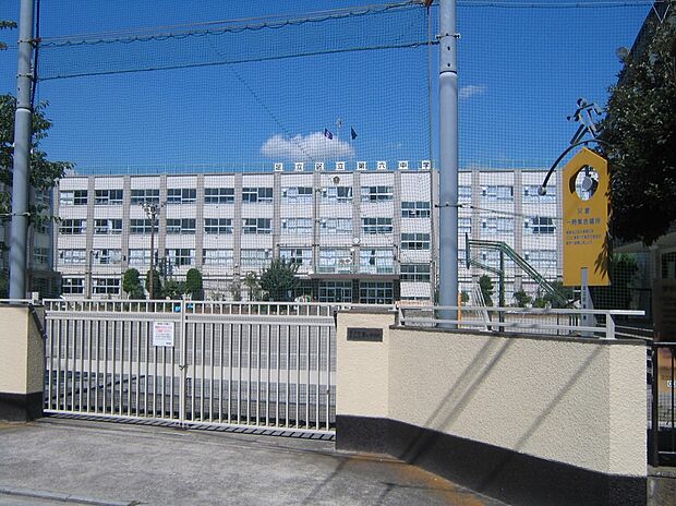周辺環境-中学校(600m)足立区第六中学校