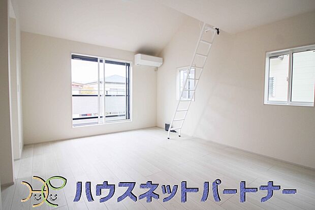 陽だまりのある光彩豊かなリビングは、何よりも快適で心休まる時間を過ごせます。