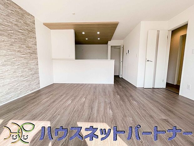 充実した生活は伸びやかな居室空間から始まります。快適に・伸びやかに。心の潤いを求める方々へ。