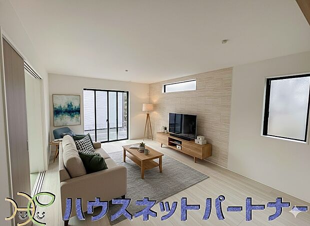 整然とした空間演出、快適な理想の暮らしの実現は家のみの拘りではなく、そこで暮らす方々にとって素敵な環境であることも挙げられると思います。四季折々の変化が奏でる鼓動を楽しんで下さい。