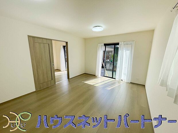 流行に左右されず、将来にわたって価値が継続する「上質」な佇まい。おしゃれな雰囲気や自然の潤い、親しみやすさといった個性を、街に新たな価値をもたらし続ける。