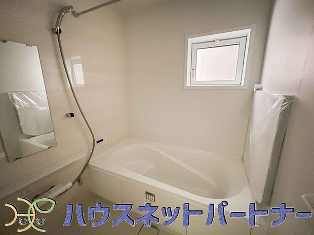 清潔を基調とした浴室は家族と一緒にお風呂に入れる広さです。楽しく癒しの一時を・・。