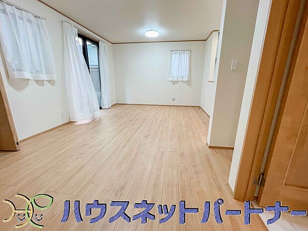 インテリアショップで見掛けた「あの家具」も置ける、ゆったりとした空間。時に広さが上質な寛ぎの時間になる事も。