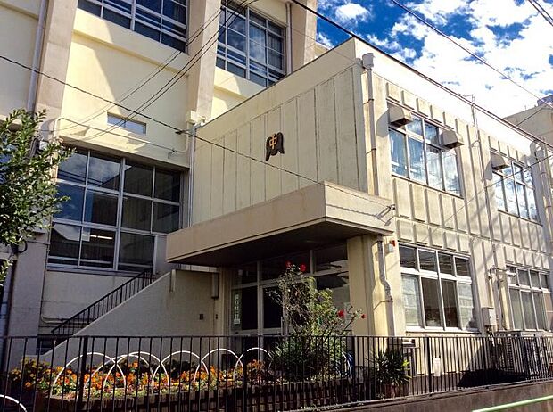 周辺環境-中学校(1600m)板橋区立板橋第三中学校