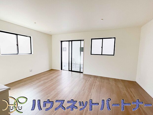 陽だまりのある光彩豊かなリビングは、何よりも快適で心休まる時間を過ごせます。