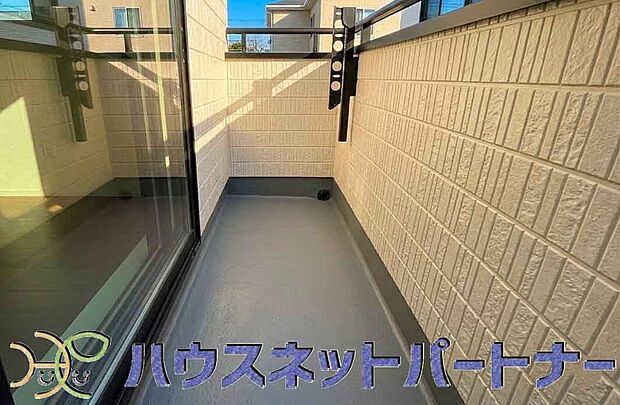 バルコニーから差し込む陽光・通風は、住環境・快適性と共に有り続ける貴重な「財産」です。この新築戸建に住まう事で手に入れるものは、きっと日常にとっても貴重な存在となるはずです。