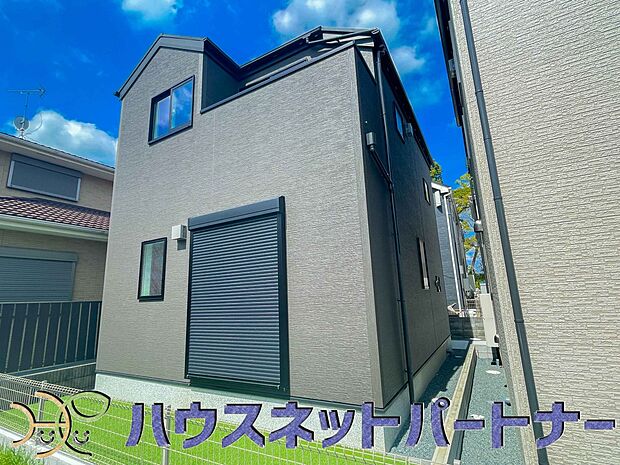 豊かで快適な暮らしを。ここから始まる「日常」はご家族にとってかけがえのない時間となります。少しでも豊かに、快適に。そんな想いから本邸宅は生まれました。