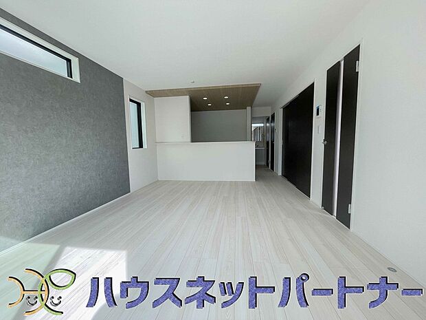 お料理できたらカウンターから手渡しができます。家族で会話をしながらお料理を楽しく。