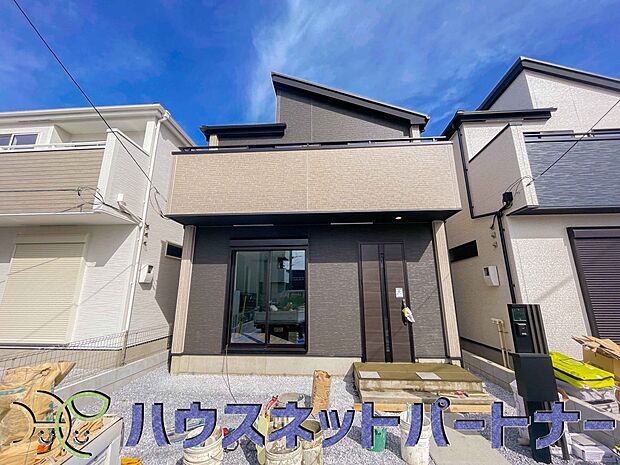 豊かで快適な暮らしを。ここから始まる「日常」はご家族にとってかけがえのない時間となります。少しでも豊かに、快適に。そんな想いから本邸宅は生まれました。