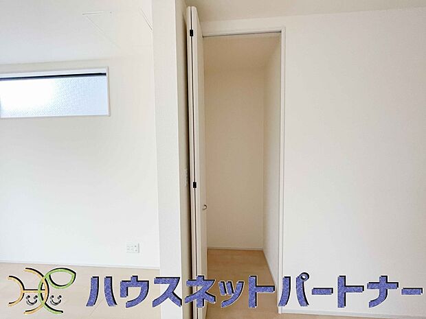 家族の小物って意外と増えていくので、収納が多いと助かります。
