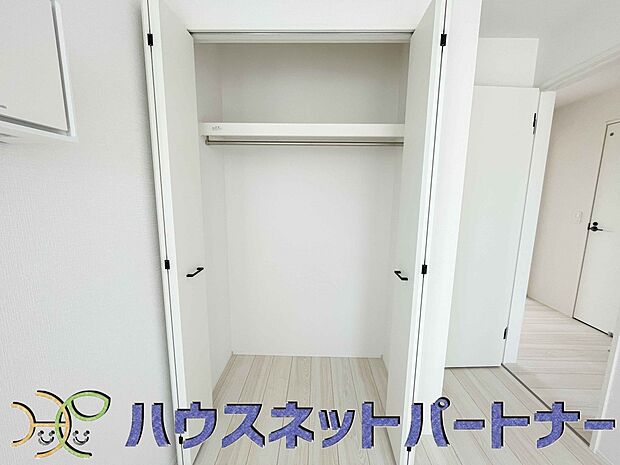 各部屋を最大限に広く使って頂ける様、全居住スペースに収納付。プライベートルームはゆったりと快適に。