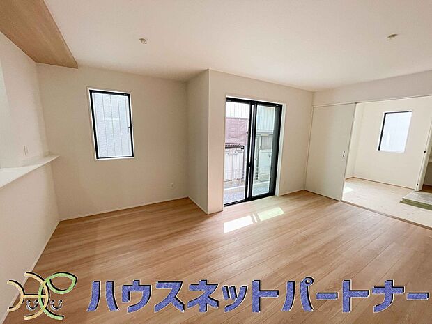 陽だまりのある光彩豊かなリビングは、何よりも快適で心休まる時間を過ごせます。