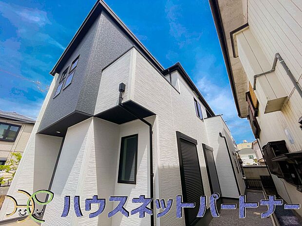 太陽に愛された邸は、陽当り・通風に優れた魅力的で快適さを追求した新築戸建でした。ここに住むからこそ意味がある。そんな特別感に浸りながら、毎日をお過ごしして欲しいです。