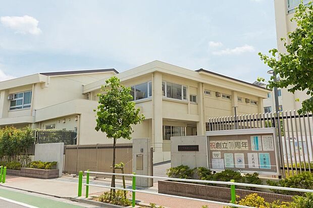 周辺環境-中学校(400m)板橋区立板橋第二中学校