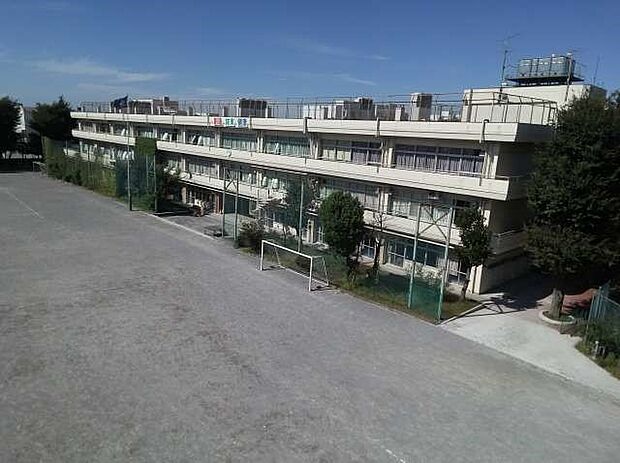 周辺環境-中学校(1900m)板橋区立高島第三中学校