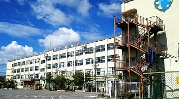 周辺環境-中学校(170m)入谷中学校