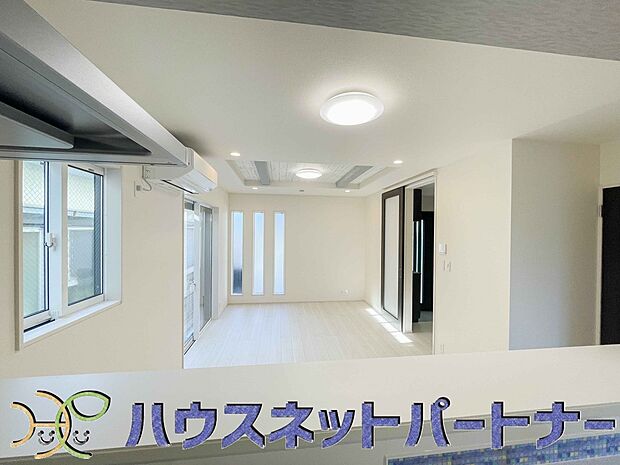 明るく開放的なオープンキッチン。家族とのコミュニケーションが取りやすく、みんなの笑顔が溢れます。