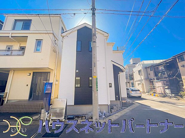 前面道路でお車を駐車するのも楽々。