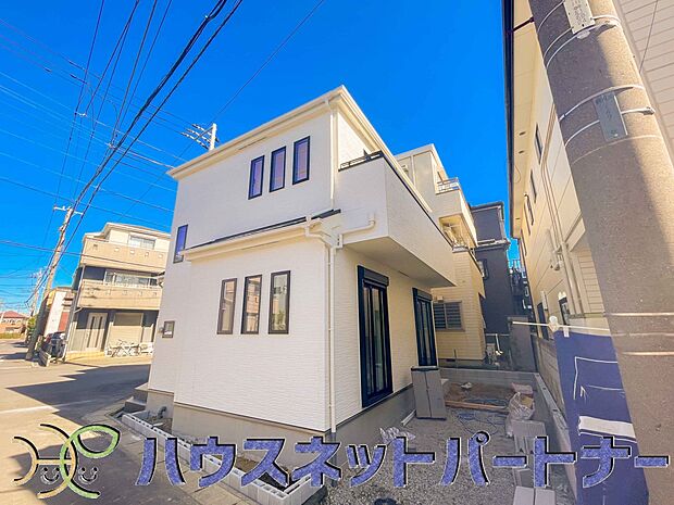 豊かで快適な暮らしを。ここから始まる「日常」はご家族にとってかけがえのない時間となります。少しでも豊かに、快適に。そんな想いから本邸宅は生まれました。